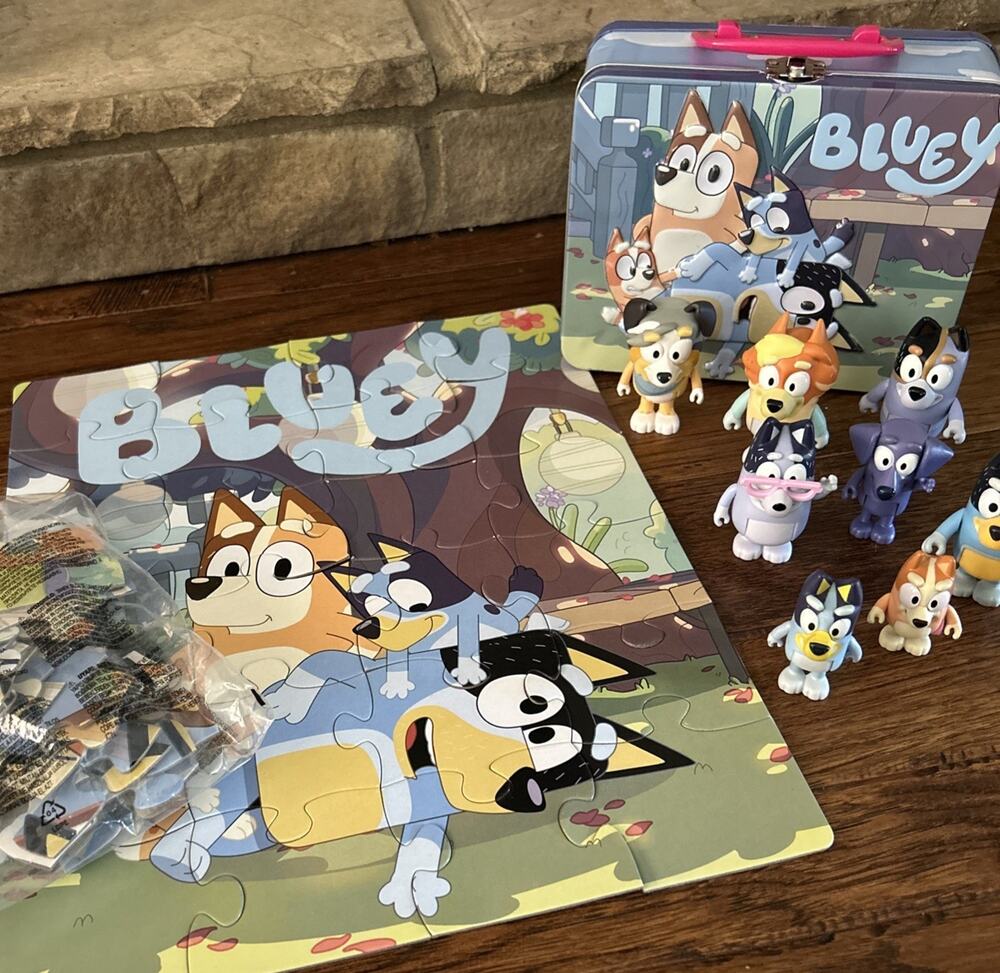 Bluey Family & Friends Toy Cartoon Action Figures w/ 2 Puzzles In Lunch Box Tin